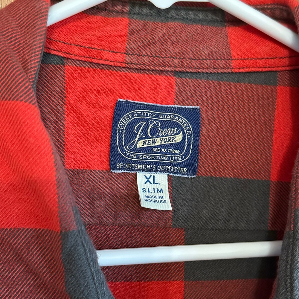 ⭐️ SLIM ⭐️ J.Crew Buffalo Check Plaid Shirt - Picture 3 of 4